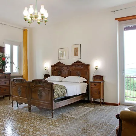 In Casale With Panoramic Vineyard Views, Cleaning Included Moncucco Torinese