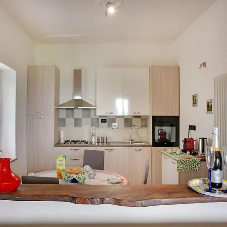In Casale With Panoramic Vineyard Views, Cleaning Included