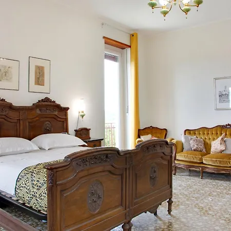 In Casale With Panoramic Vineyard Views, Cleaning Included Feriehus