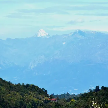 Сasa de vacaciones In Casale With Panoramic Vineyard Views, Cleaning Included *