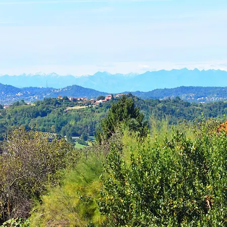 In Casale With Panoramic Vineyard Views, Cleaning Included