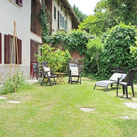In Casale With Panoramic Vineyard Views, Cleaning Included